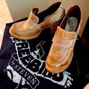 FreeBird Size 6 Bellevue